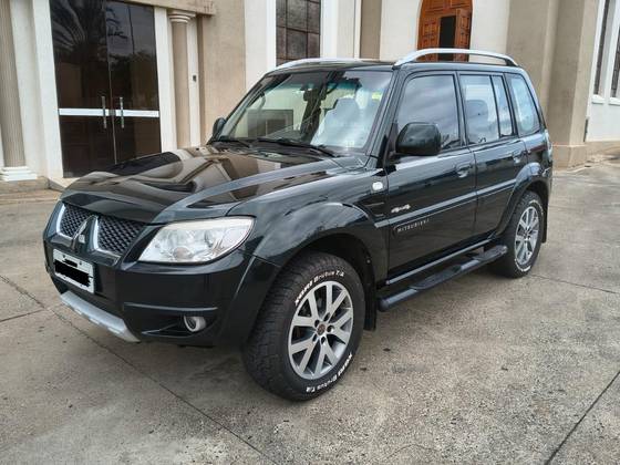 MITSUBISHI PAJERO TR4 2.0 4X4 16V 140CV FLEX 4P AUTOMÁTICO MITSUBISHI PAJERO TR4 2.0 4X4 16V 140CV FLEX 4P AUTOMÁTICO